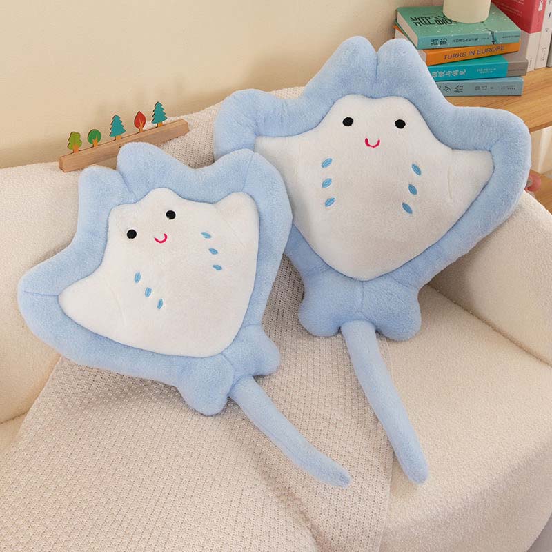 Süßes Plüschkissen mit Mantarochen – Toy Triver